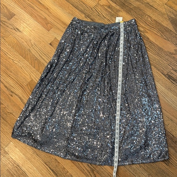 NEW Elegant Silver Sequin Skirt size 12 - Picture 5 of 6